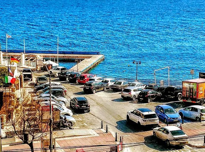 Charming With A Seaview Pensiune Sliema