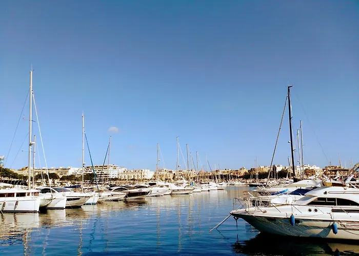 Charming With A Seaview * Sliema